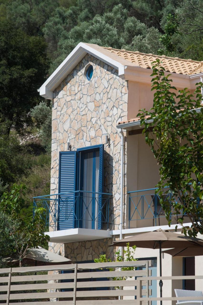 Ilianthos Apartments & Rooms Mikros Gialos Exteriör bild