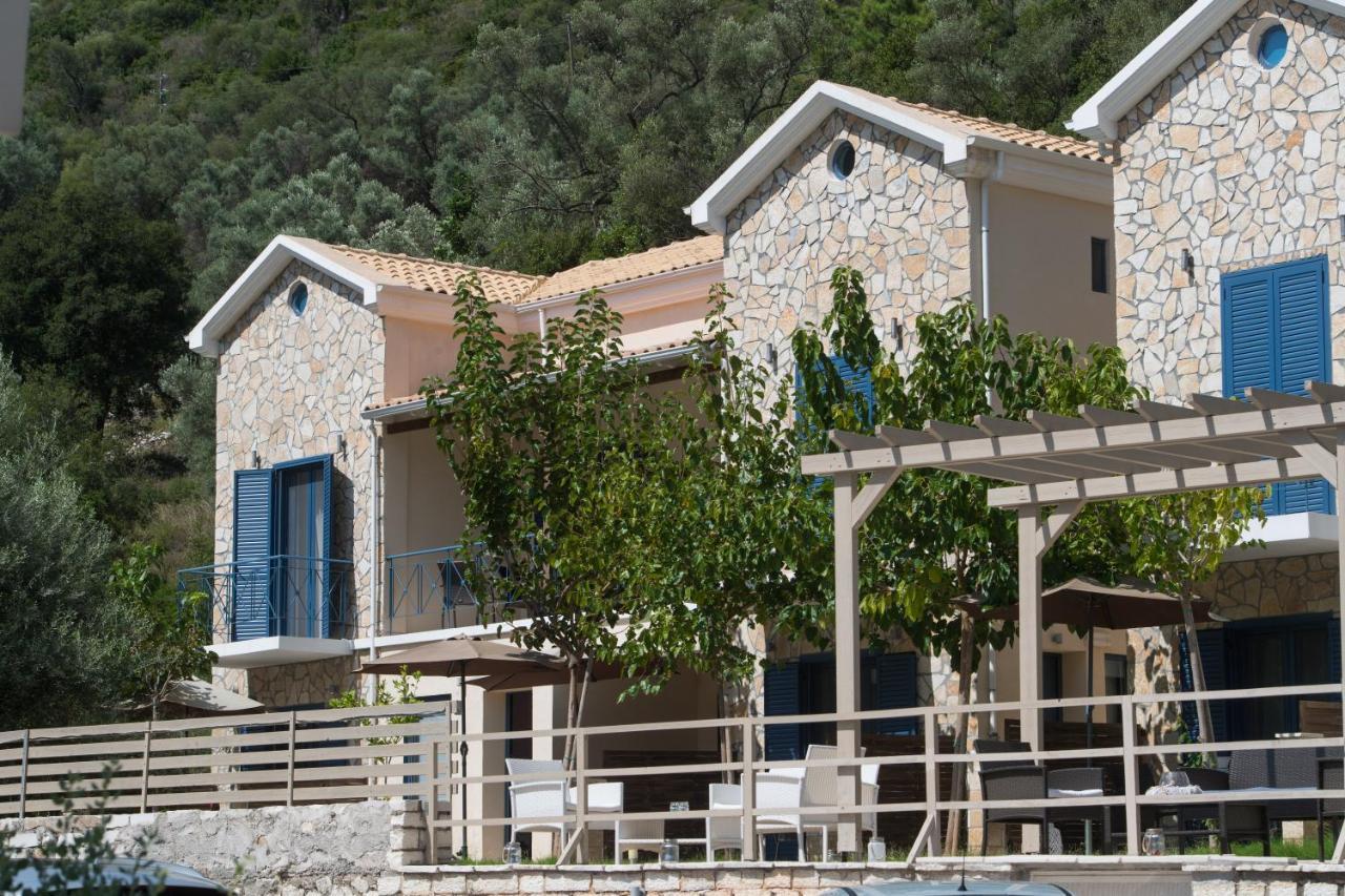 Ilianthos Apartments & Rooms Mikros Gialos Exteriör bild