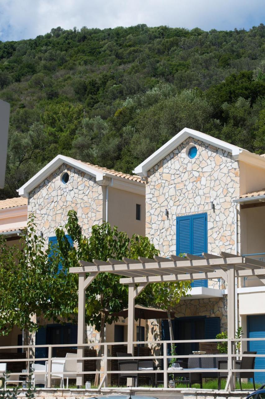 Ilianthos Apartments & Rooms Mikros Gialos Exteriör bild